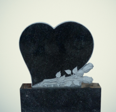 Фото памятника Сердце с резными розами (для надписи)